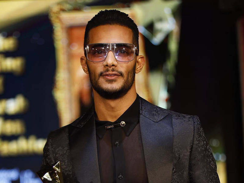 محمد رمضان يشتري سيارة رولز رويس كولينان جديدة